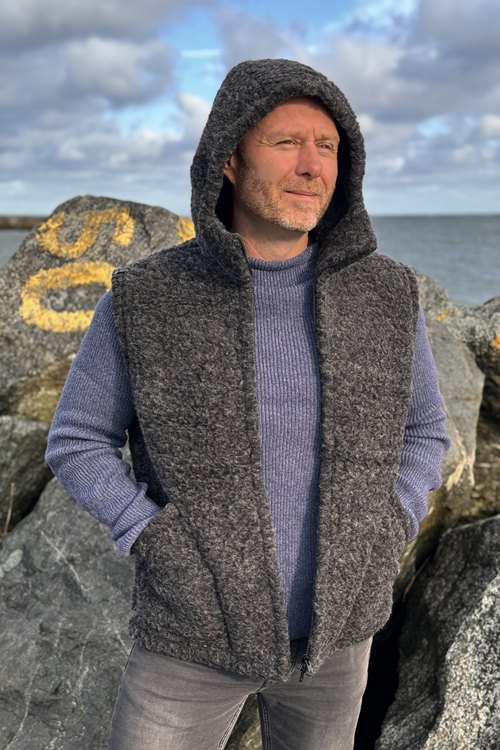 Wollweste Kapuze by WOOLWEAR of Scandinavia aus 100% Merinowolle